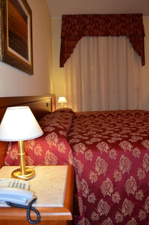 Hotel Olioso Peschiera del Garda Habitación foto