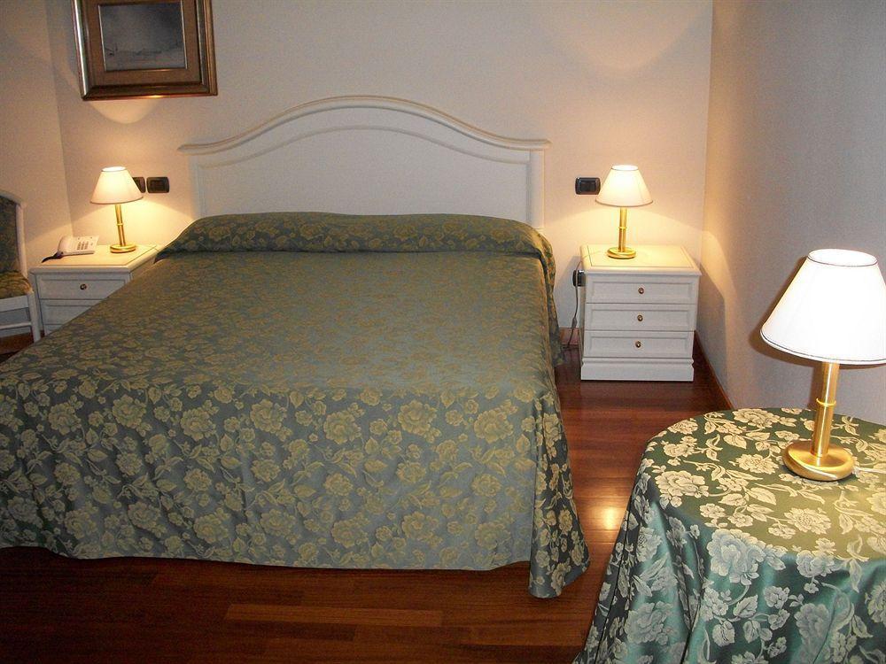 Hotel Olioso Peschiera del Garda Exterior foto